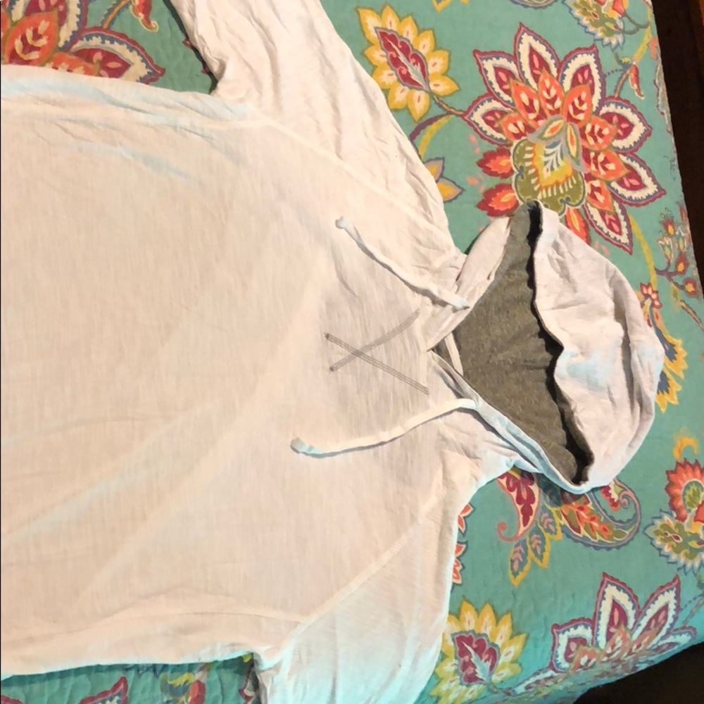 Men’s Broken threads hooded white shirt